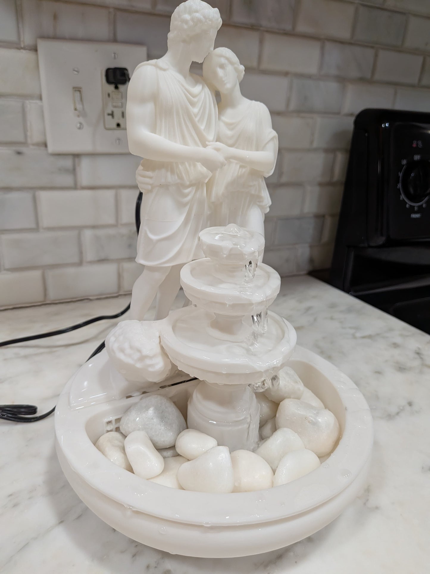 Romantic Lovers Water Fountain – 3D Printed Indoor Tabletop Fountain – Greek Statue Decor – Handmade Home Décor – Relaxing Water Feature