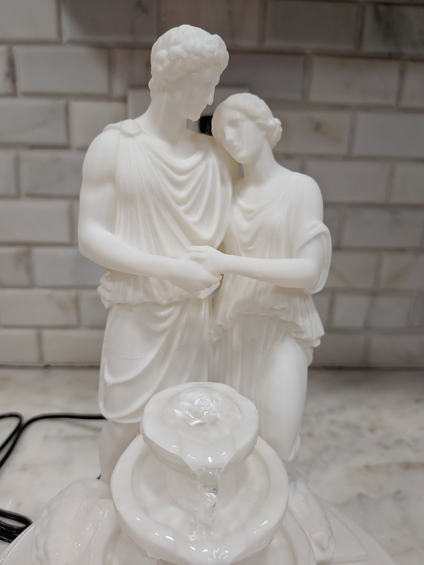Romantic Lovers Water Fountain – 3D Printed Indoor Tabletop Fountain – Greek Statue Decor – Handmade Home Décor – Relaxing Water Feature