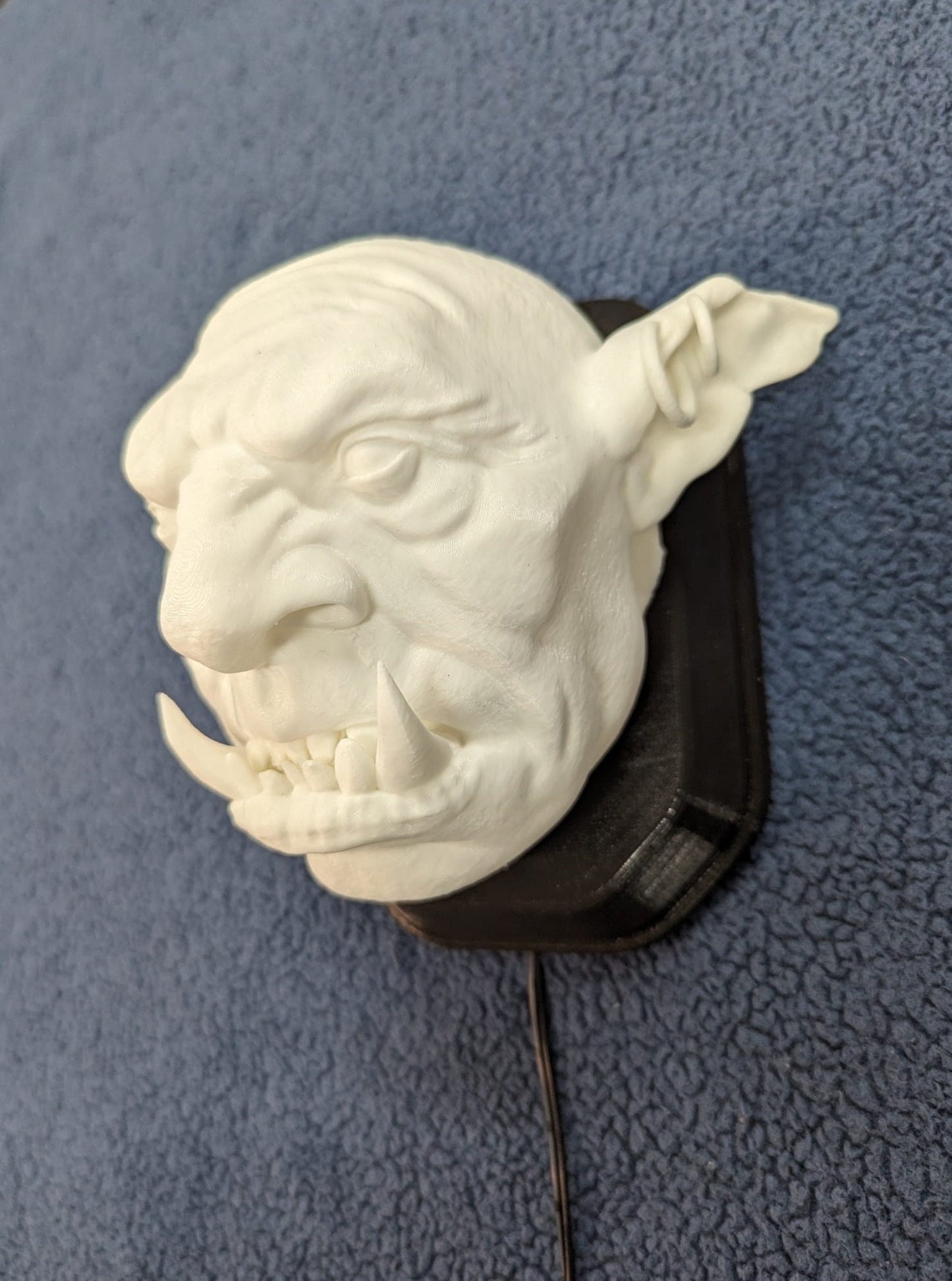 Cave Troll Head  wall trophy lamp to decorate your room: bedroom, playroom or office.