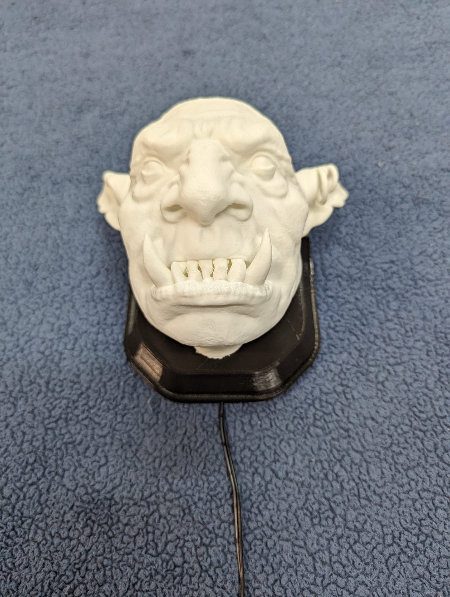 Cave Troll Head  wall trophy lamp to decorate your room: bedroom, playroom or office.